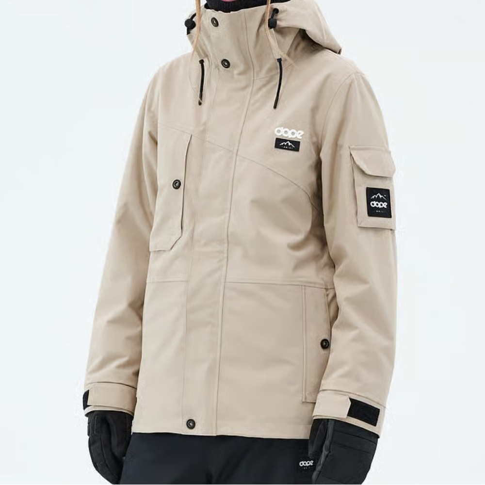 DOPE Women's Beige Ski Jacket